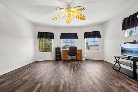 House in Tavares, Florida 2 bedrooms, 193.24 sq.m. № 2309805 - photo 19