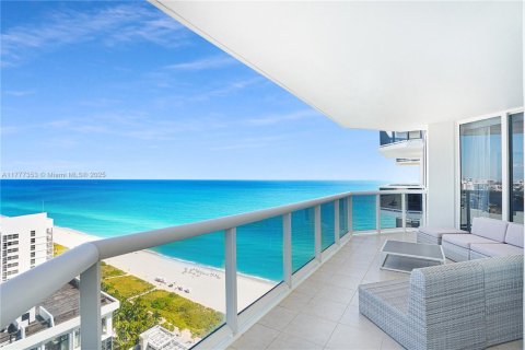 Condominio en venta en Miami Beach, Florida, 2 dormitorios, 138.42 m2 № 1807766 - foto 1