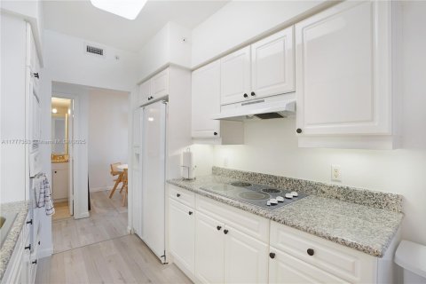 Condominio en venta en Miami Beach, Florida, 2 dormitorios, 138.42 m2 № 1807766 - foto 16