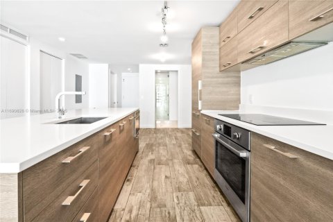Condominio en venta en Miami, Florida, 2 dormitorios, 109.16 m2 № 1867328 - foto 11