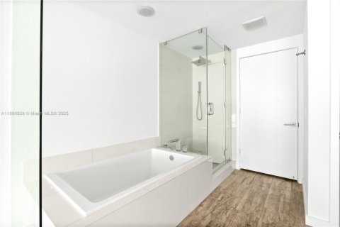 Condominio en venta en Miami, Florida, 2 dormitorios, 109.16 m2 № 1867328 - foto 21