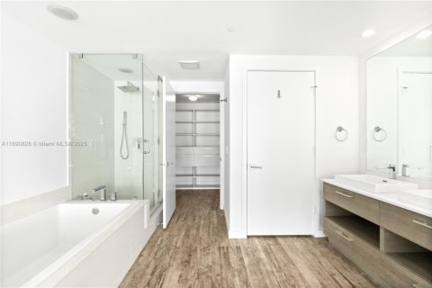 Condominio en venta en Miami, Florida, 2 dormitorios, 109.16 m2 № 1867328 - foto 20