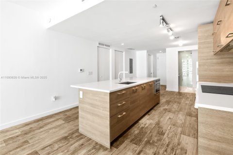 Condominio en venta en Miami, Florida, 2 dormitorios, 109.16 m2 № 1867328 - foto 10