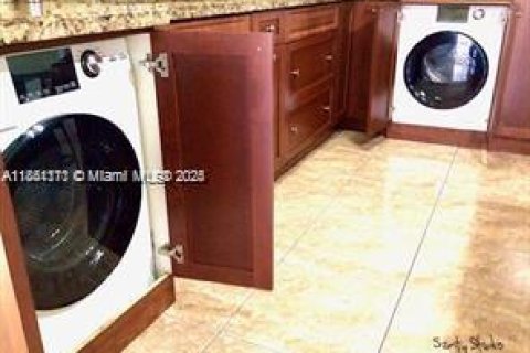 Copropriété à louer à Hialeah, Floride: 2 chambres № 1839122 - photo 2