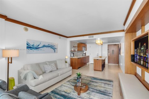 Condo in Miami Beach, Florida, 1 bedroom  № 1955576 - photo 5