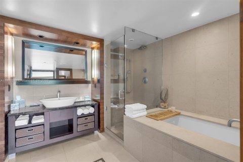 Condo in Miami Beach, Florida, 1 bedroom  № 1955576 - photo 9