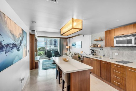 Condo in Miami Beach, Florida, 1 bedroom  № 1955576 - photo 2