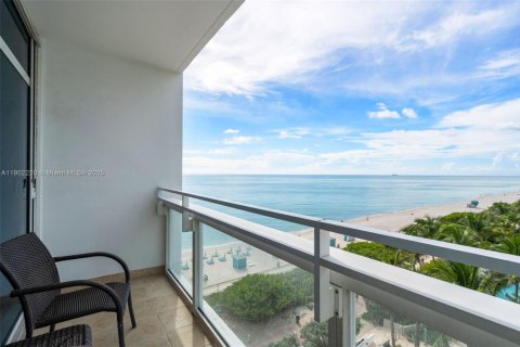 Condo in Miami Beach, Florida, 1 bedroom  № 1955576 - photo 13