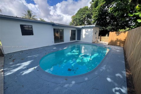 Villa ou maison à vendre à Lauderdale Lakes, Floride: 3 chambres, 119.01 m2 № 1982688 - photo 2