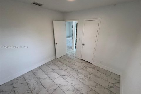 Villa ou maison à vendre à Lauderdale Lakes, Floride: 3 chambres, 119.01 m2 № 1982688 - photo 21