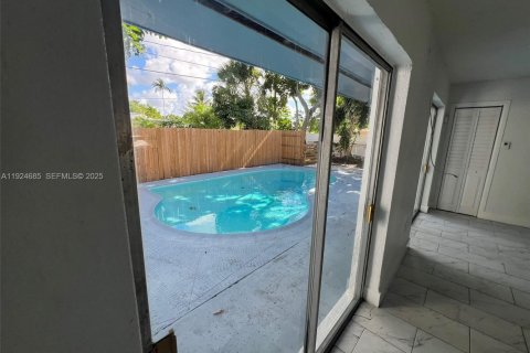 Villa ou maison à vendre à Lauderdale Lakes, Floride: 3 chambres, 119.01 m2 № 1982688 - photo 11