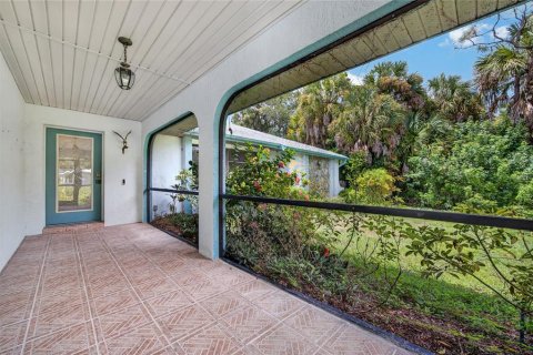 Villa ou maison à vendre à Port Charlotte, Floride: 3 chambres, 156.26 m2 № 2323019 - photo 5