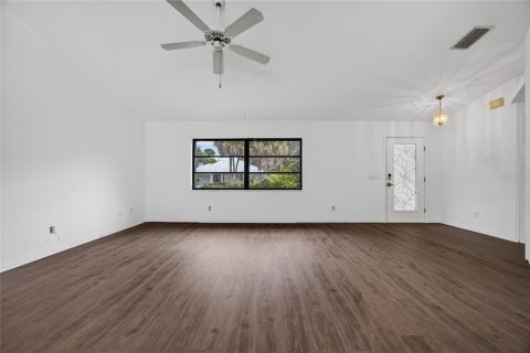 Villa ou maison à vendre à Port Charlotte, Floride: 3 chambres, 156.26 m2 № 2323019 - photo 7