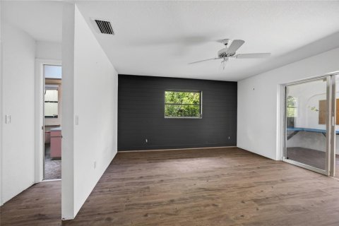 Villa ou maison à vendre à Port Charlotte, Floride: 3 chambres, 156.26 m2 № 2323019 - photo 19