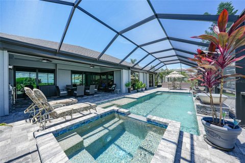 House in Port Charlotte, Florida 3 bedrooms, 198.25 sq.m. № 1894362 - photo 30