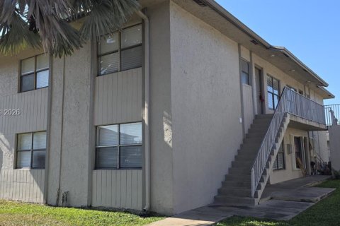 Condominio en alquiler en Miami, Florida, 2 dormitorios, 69.68 m2 № 1997295 - foto 11