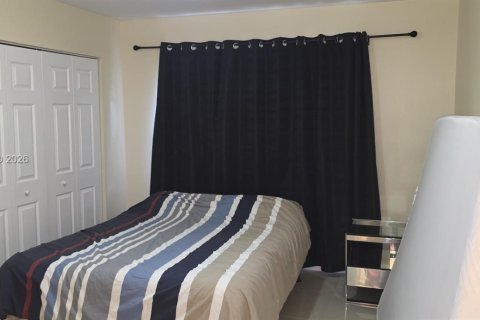 Condominio en alquiler en Miami, Florida, 2 dormitorios, 69.68 m2 № 1997295 - foto 9