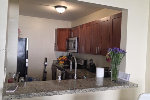 Condominio en alquiler en Miami, Florida, 2 dormitorios, 69.68 m2 № 1997295 - foto 4