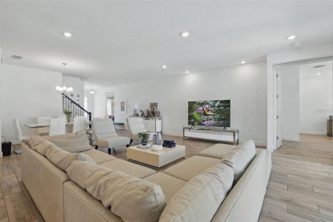 House in Clermont, Florida 5 bedrooms, 273.78 sq.m. № 1654398 - photo 10