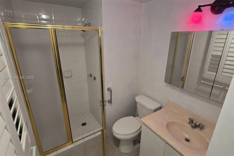 Casa en alquiler en Miami, Florida, 120.59 m2 № 1974013 - foto 7