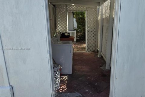 Casa en alquiler en Miami, Florida, 120.59 m2 № 1974013 - foto 5