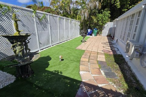 Casa en alquiler en Miami, Florida, 120.59 m2 № 1974013 - foto 13