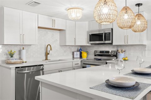 Condominio en venta en Treasure Island, Florida, 1 dormitorio, 53.42 m2 № 1813219 - foto 9
