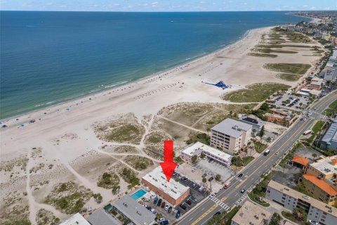 Condominio en venta en Treasure Island, Florida, 1 dormitorio, 53.42 m2 № 1813219 - foto 1