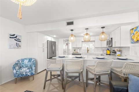 Condominio en venta en Treasure Island, Florida, 1 dormitorio, 53.42 m2 № 1813219 - foto 7