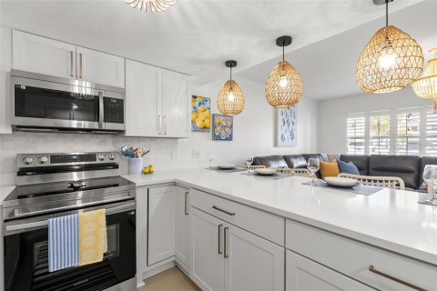 Condominio en venta en Treasure Island, Florida, 1 dormitorio, 53.42 m2 № 1813219 - foto 13