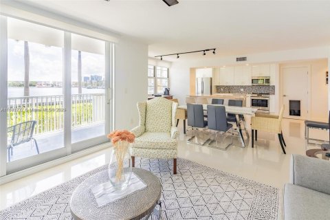Condominio en venta en Aventura, Florida, 2 dormitorios, 157.28 m2 № 1948261 - foto 1