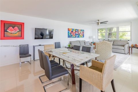 Condominio en venta en Aventura, Florida, 2 dormitorios, 157.28 m2 № 1948261 - foto 4