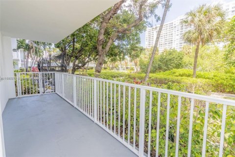 Condominio en venta en Aventura, Florida, 2 dormitorios, 157.28 m2 № 1948261 - foto 17