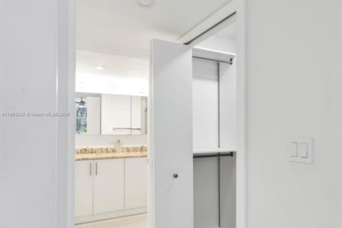 Condominio en venta en Aventura, Florida, 2 dormitorios, 157.28 m2 № 1948261 - foto 29