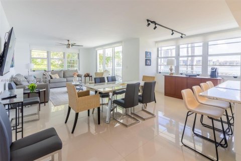 Condominio en venta en Aventura, Florida, 2 dormitorios, 157.28 m2 № 1948261 - foto 2
