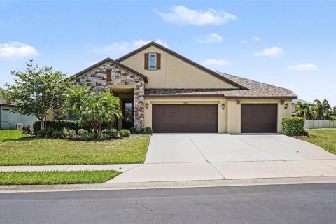 House in Bradenton, Florida 5 bedrooms, 365.2 sq.m. № 2132475