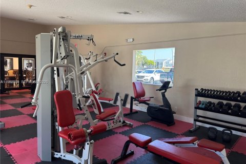 Copropriété à louer à Hialeah, Floride: 2 chambres, 93.27 m2 № 2055576 - photo 11