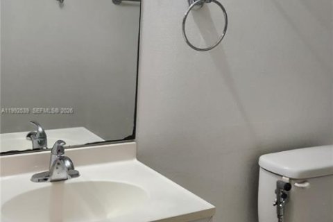 Copropriété à louer à Hialeah, Floride: 2 chambres, 93.27 m2 № 2055576 - photo 15