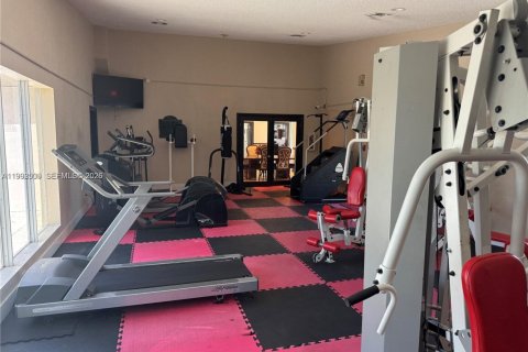 Copropriété à louer à Hialeah, Floride: 2 chambres, 93.27 m2 № 2055576 - photo 10