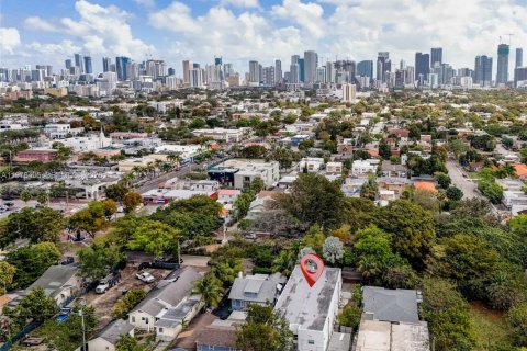 Commercial property in Miami, Florida № 2042078 - photo 21