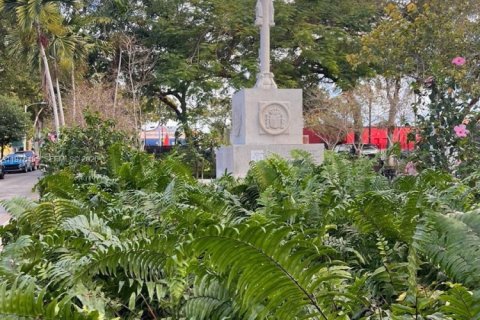 Commercial property in Miami, Florida № 2042078 - photo 18