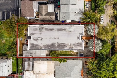 Commercial property in Miami, Florida № 2042078 - photo 20