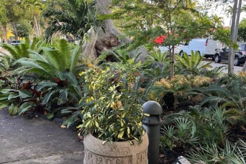 Commercial property in Miami, Florida № 2042078 - photo 17