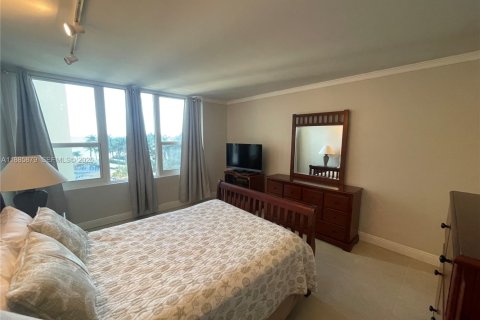 Condominio en alquiler en Hollywood, Florida, 2 dormitorios, 103.12 m2 № 2053908 - foto 5