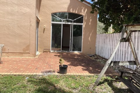Villa ou maison à louer à Pembroke Pines, Floride: 4 chambres, 232.72 m2 № 2187233 - photo 6