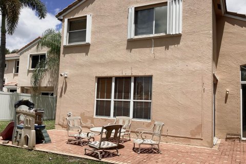 Villa ou maison à louer à Pembroke Pines, Floride: 4 chambres, 232.72 m2 № 2187233 - photo 5
