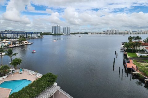 Снять в аренду кондоминиум в Норт-Майами-Бич, Флорида 1 спальня, 73.39м2, № 1937334 - фото 15