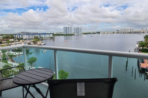 Снять в аренду кондоминиум в Норт-Майами-Бич, Флорида 1 спальня, 73.39м2, № 1937334 - фото 14