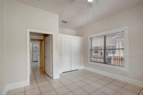 House in Tampa, Florida 3 bedrooms, 115.85 sq.m. № 1619171 - photo 10