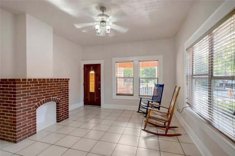 House in Tampa, Florida 3 bedrooms, 115.85 sq.m. № 1619171 - photo 17